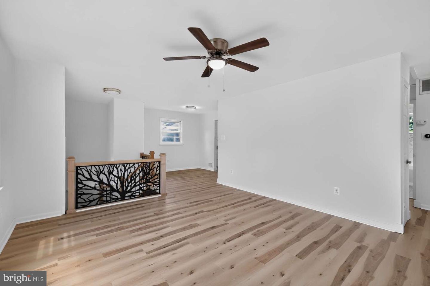 7608 Devries Dr Property Photo 5