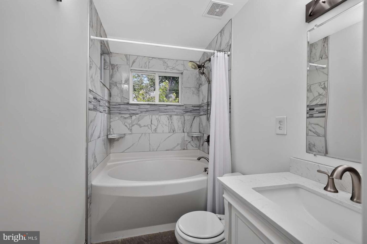 7608 Devries Dr Property Photo 13