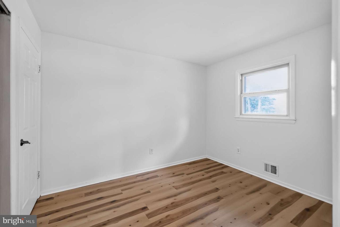 7608 Devries Dr Property Photo 15