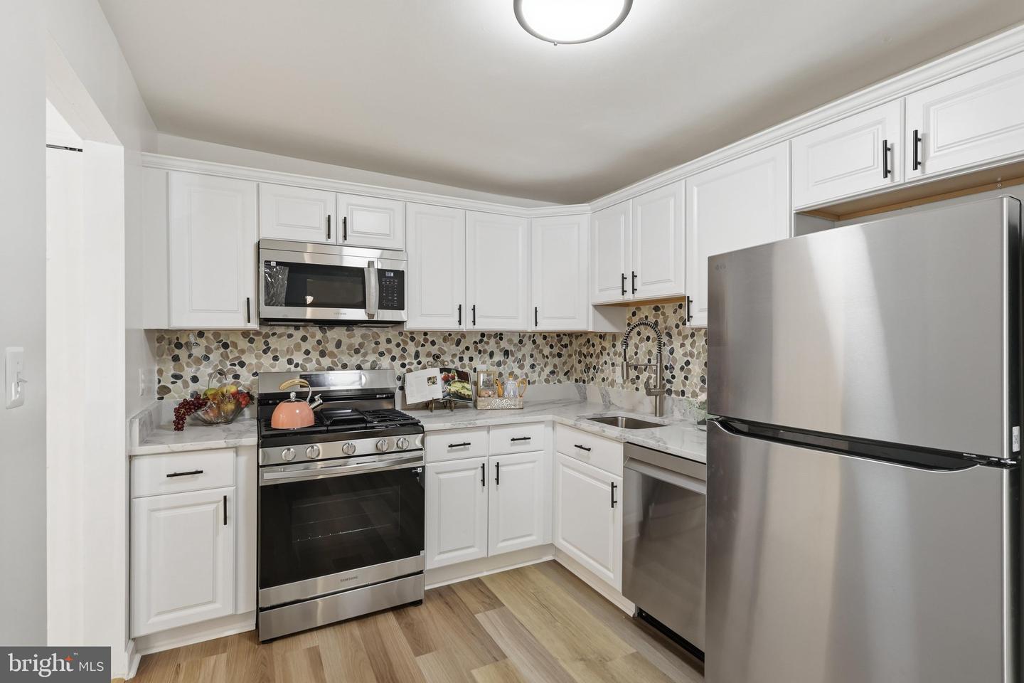 7811 Dassett Ct #204 Property Photo 8