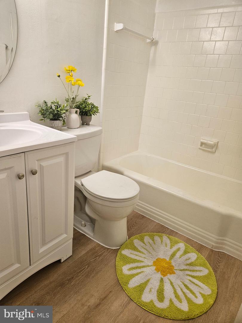4343 Americana Dr #102 Property Photo 13