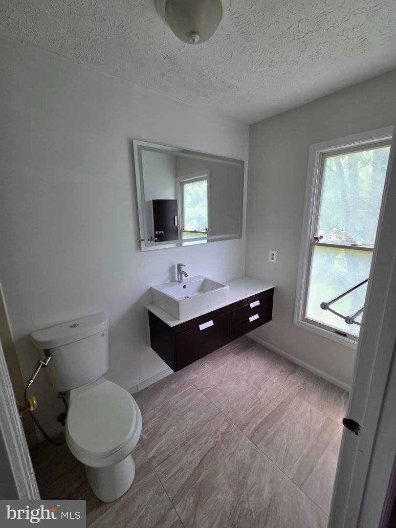 12501 Cross Country Ln Property Photo 9