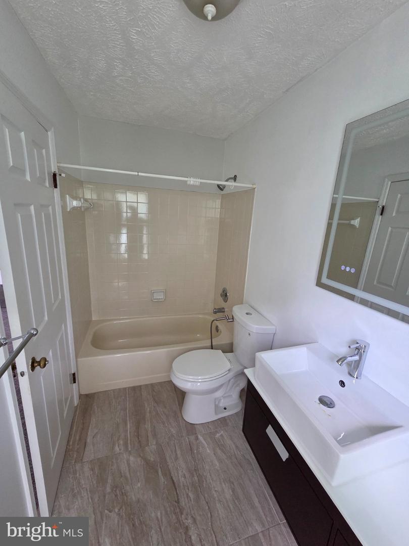 12501 Cross Country Ln Property Photo 10