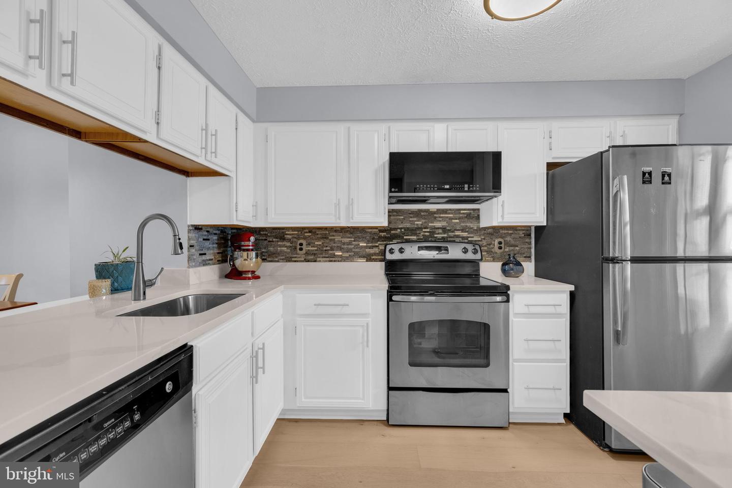 8544 Blue Rock Ln Property Photo 12
