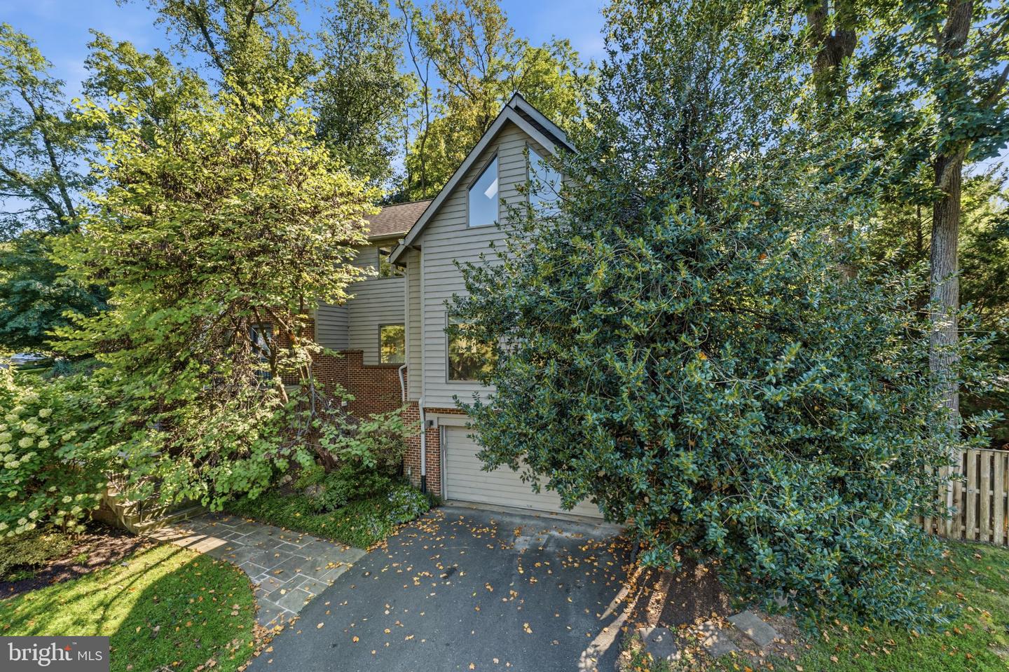 7337 Hooking Rd Property Photo 2