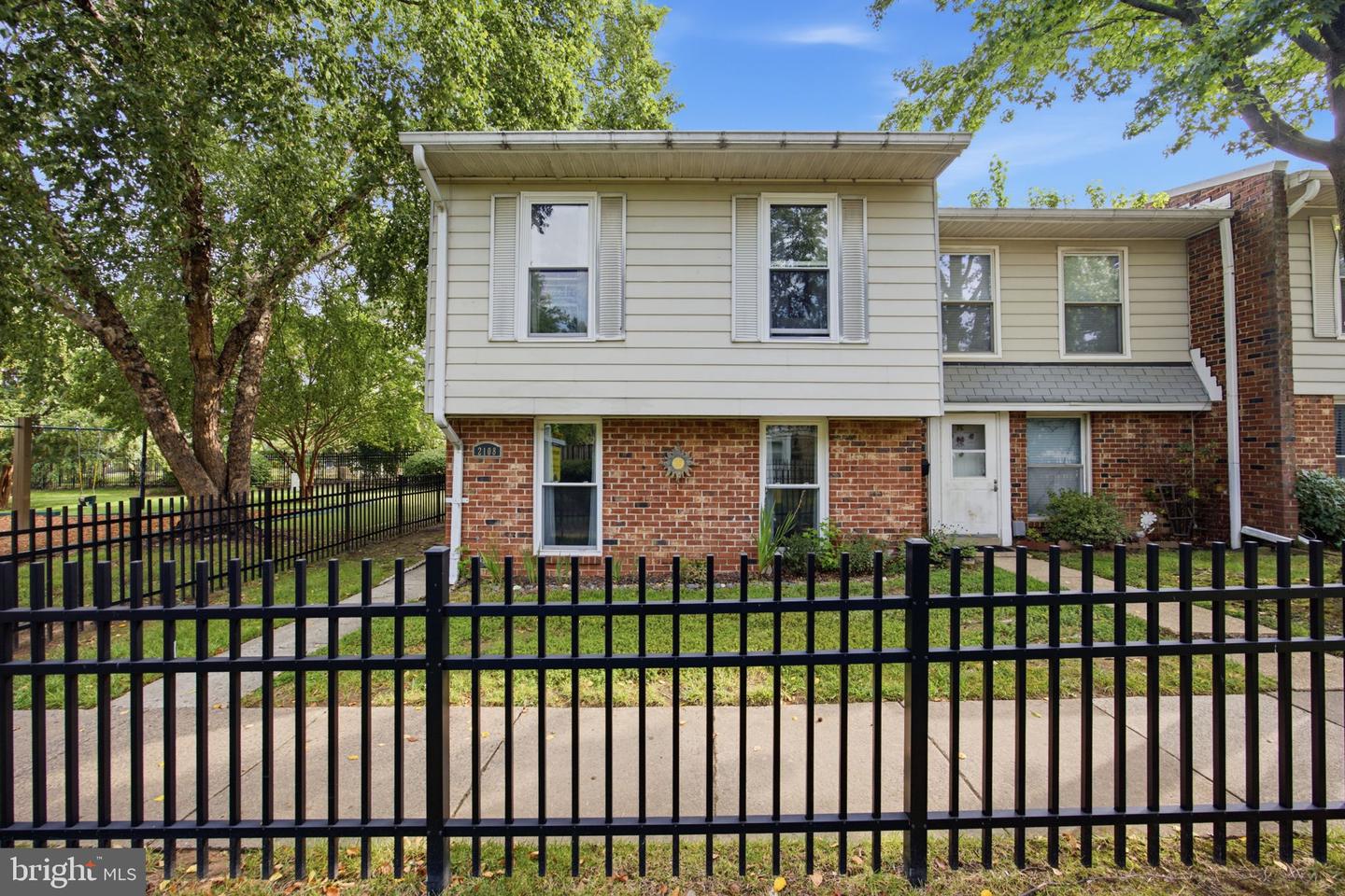 2108 FERGUSON PL Property Photo 1