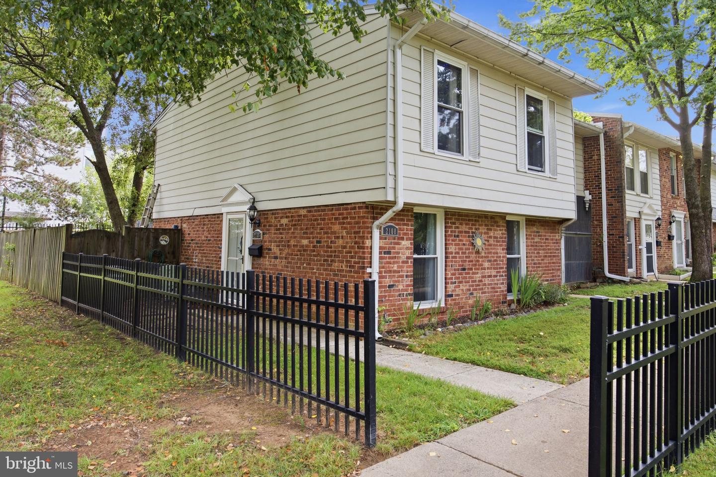2108 Ferguson Pl Property Photo 2