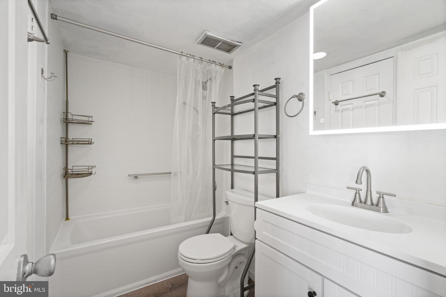 3800 Powell Ln #1117 Property Photo 13