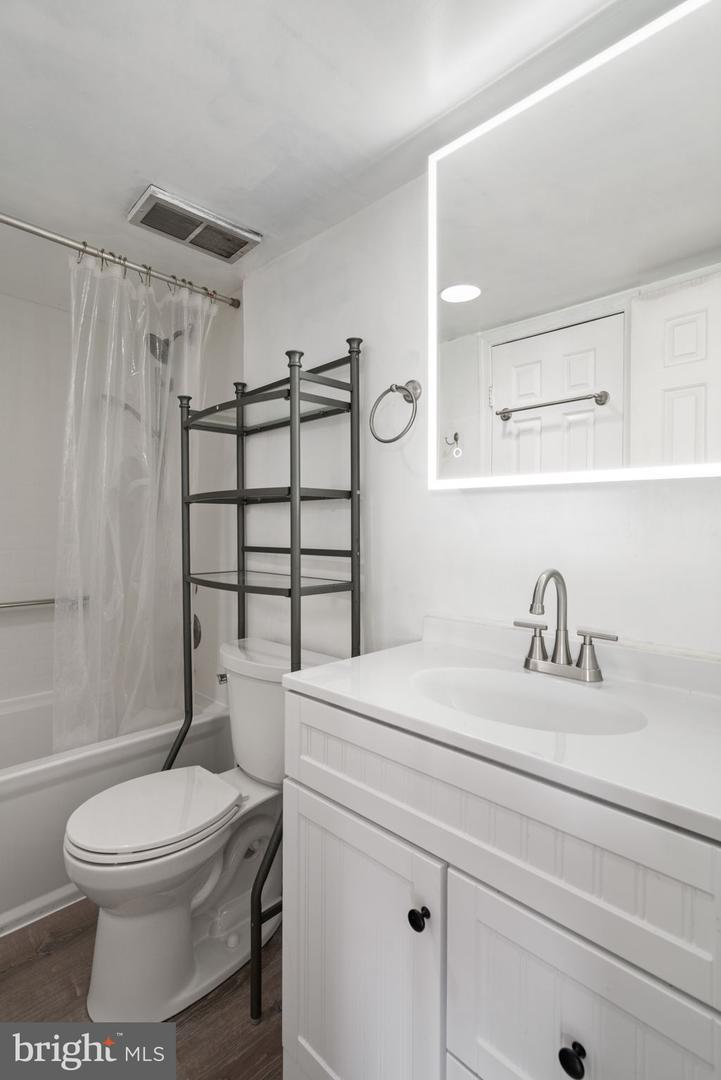 3800 Powell Ln #1117 Property Photo 14