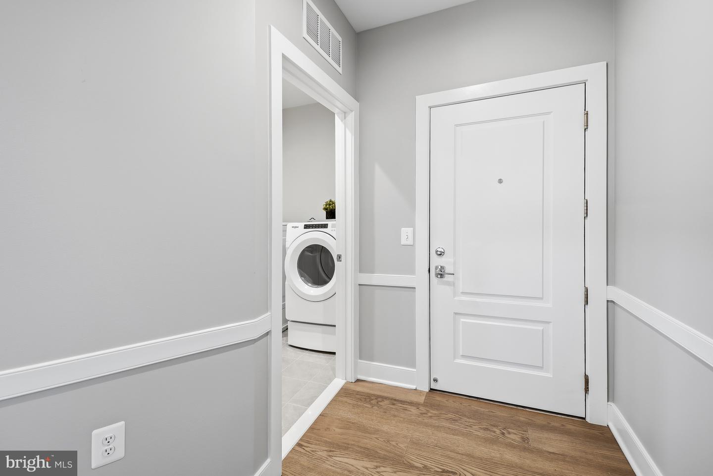 2319 Field Point Rd #404 Property Photo 10