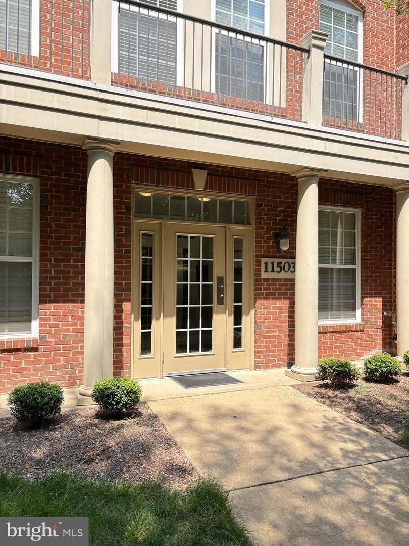 11503 Sperrin Cir #302 Property Photo 1
