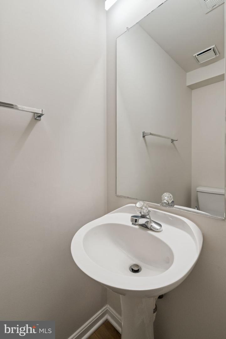 6510 Kelsey Point Cir Property Photo 8