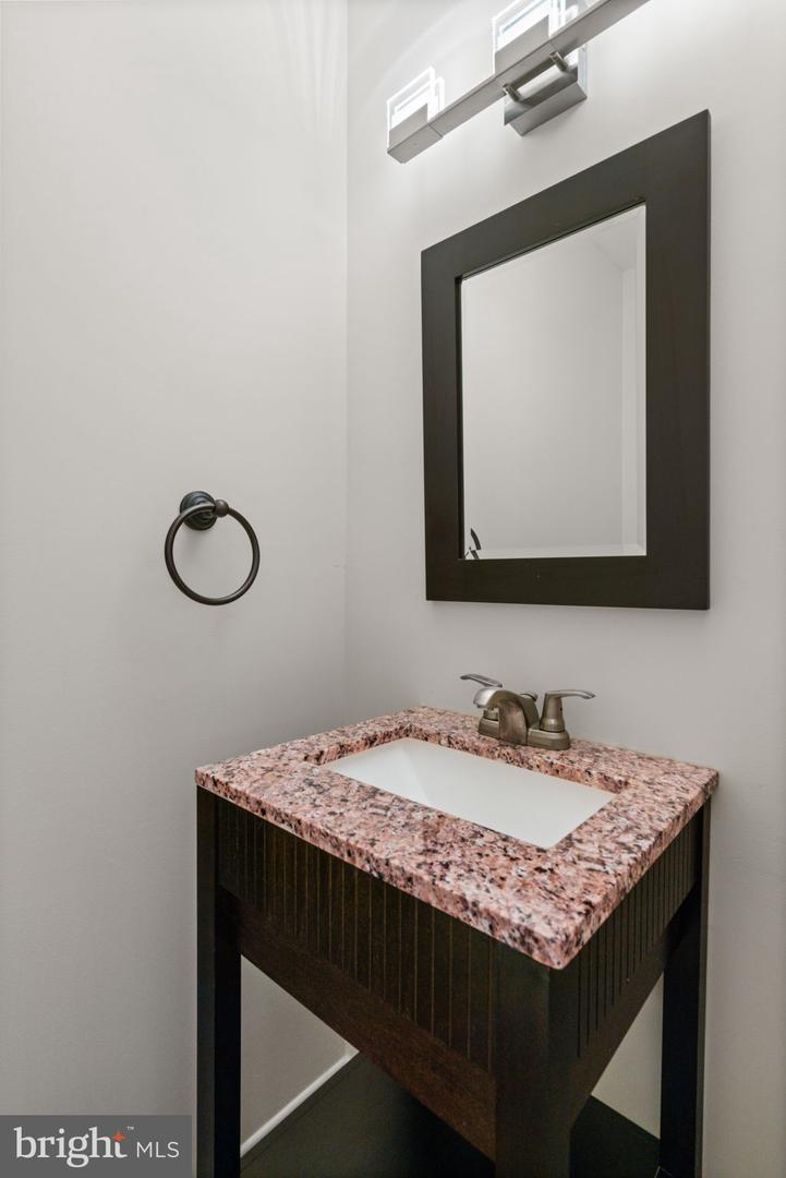 6510 Kelsey Point Cir Property Photo 27