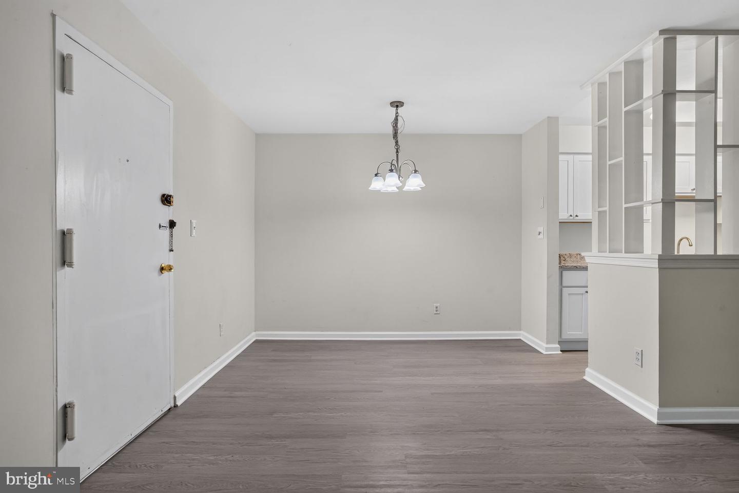 5905 Bayshire Rd #k Property Photo 6