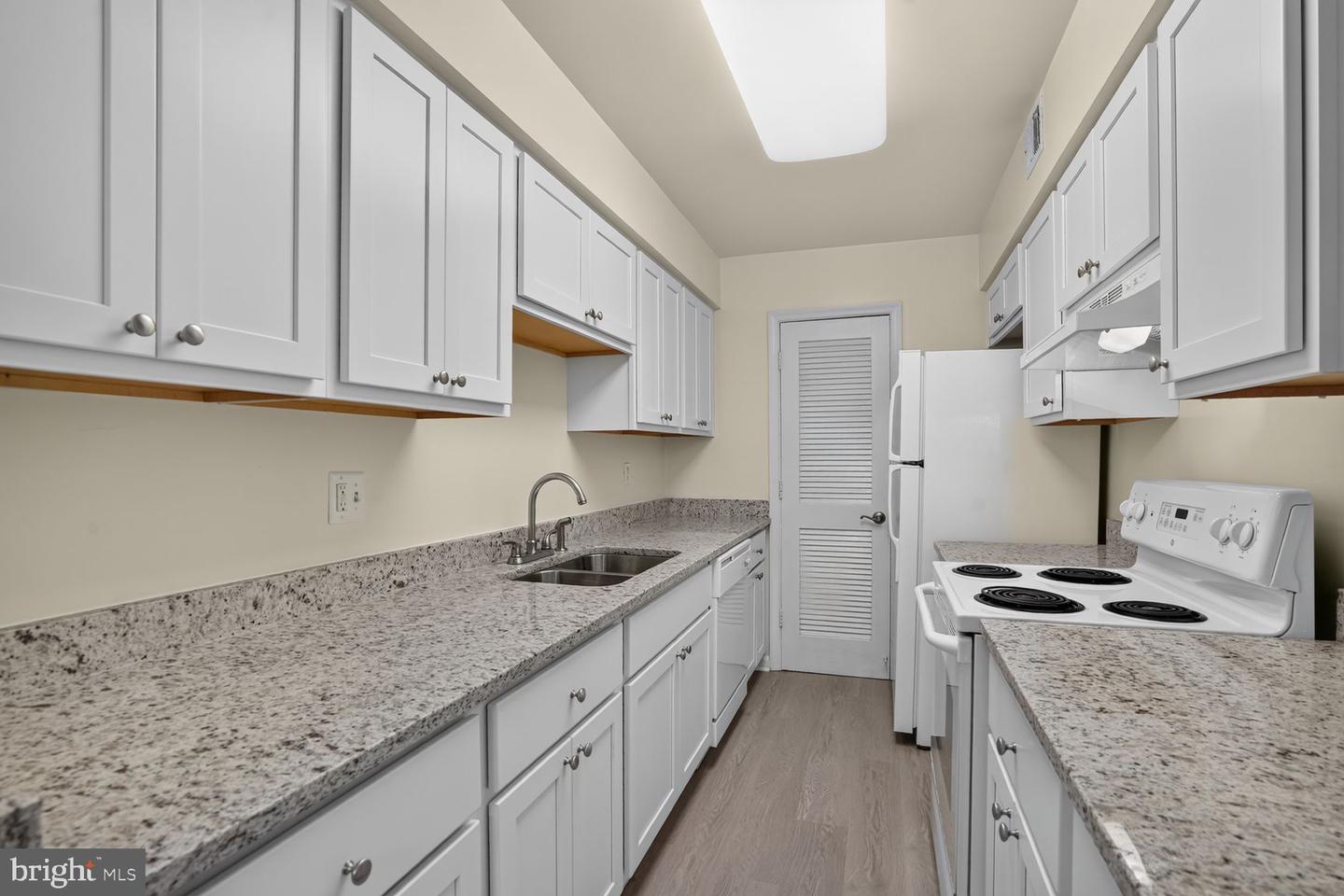 5905 Bayshire Rd #k Property Photo 10