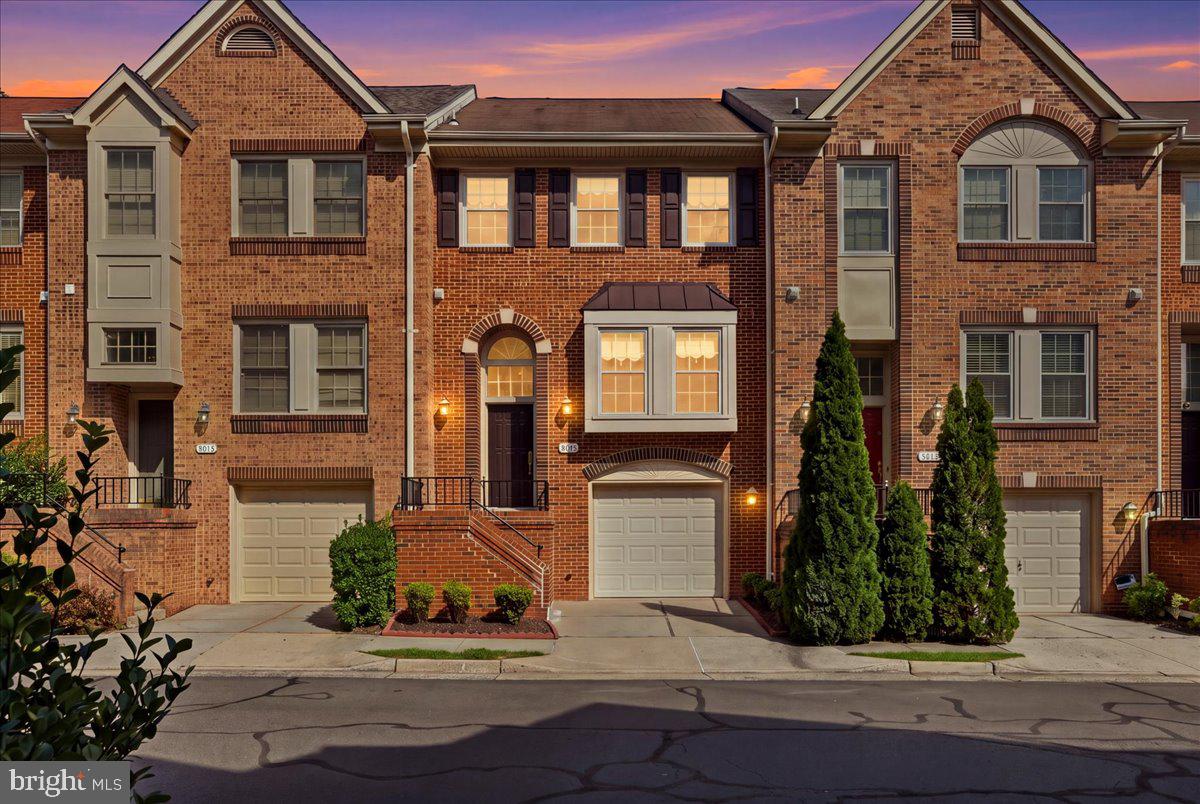 8015 Merry Oaks Ct Property Photo 1