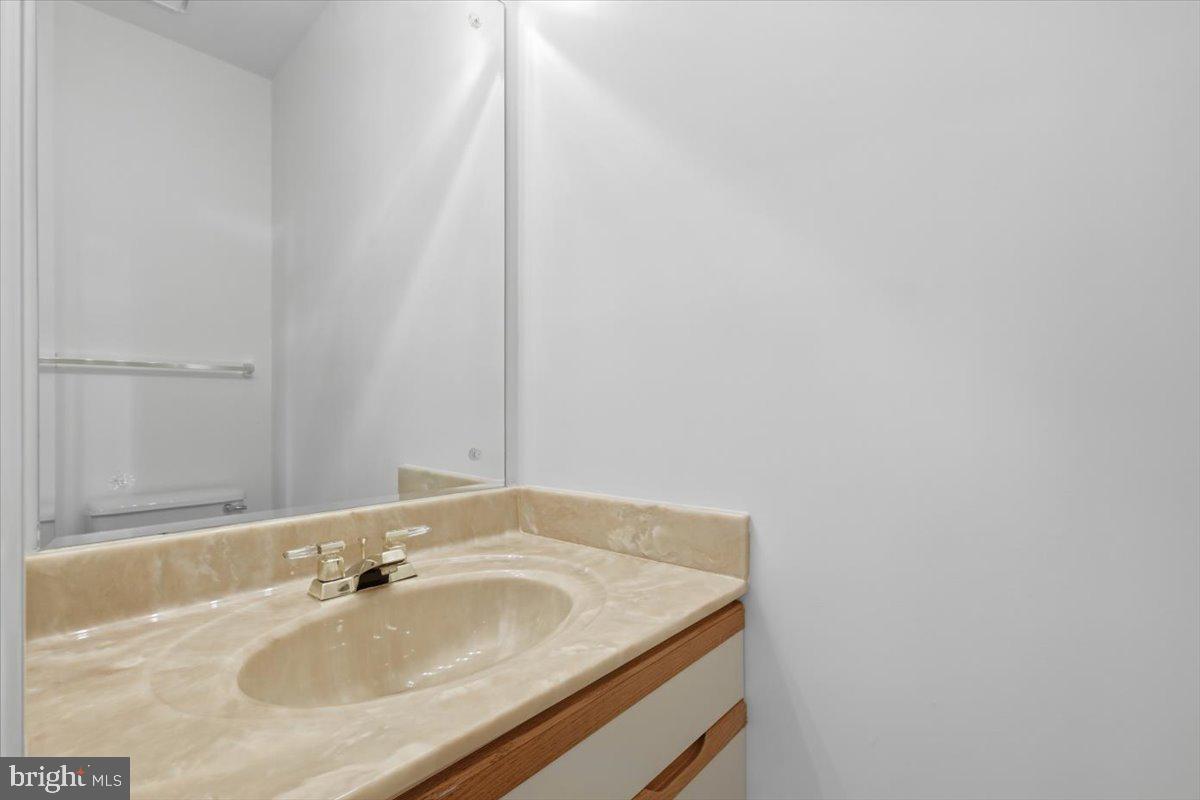 8015 Merry Oaks Ct Property Photo 17