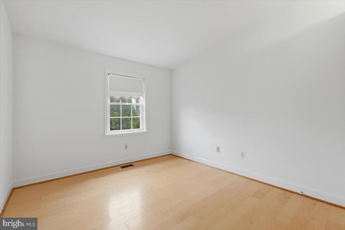 8015 Merry Oaks Ct Property Photo 22