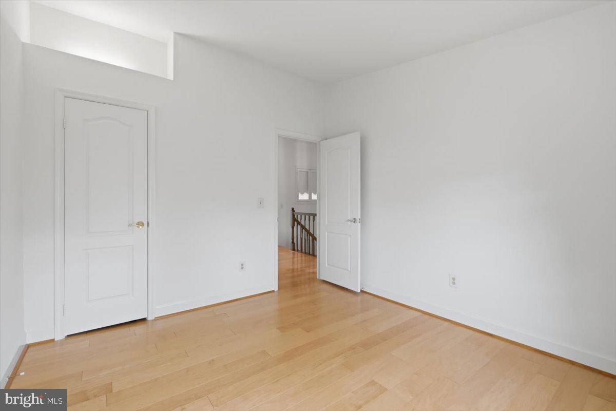8015 Merry Oaks Ct Property Photo 23