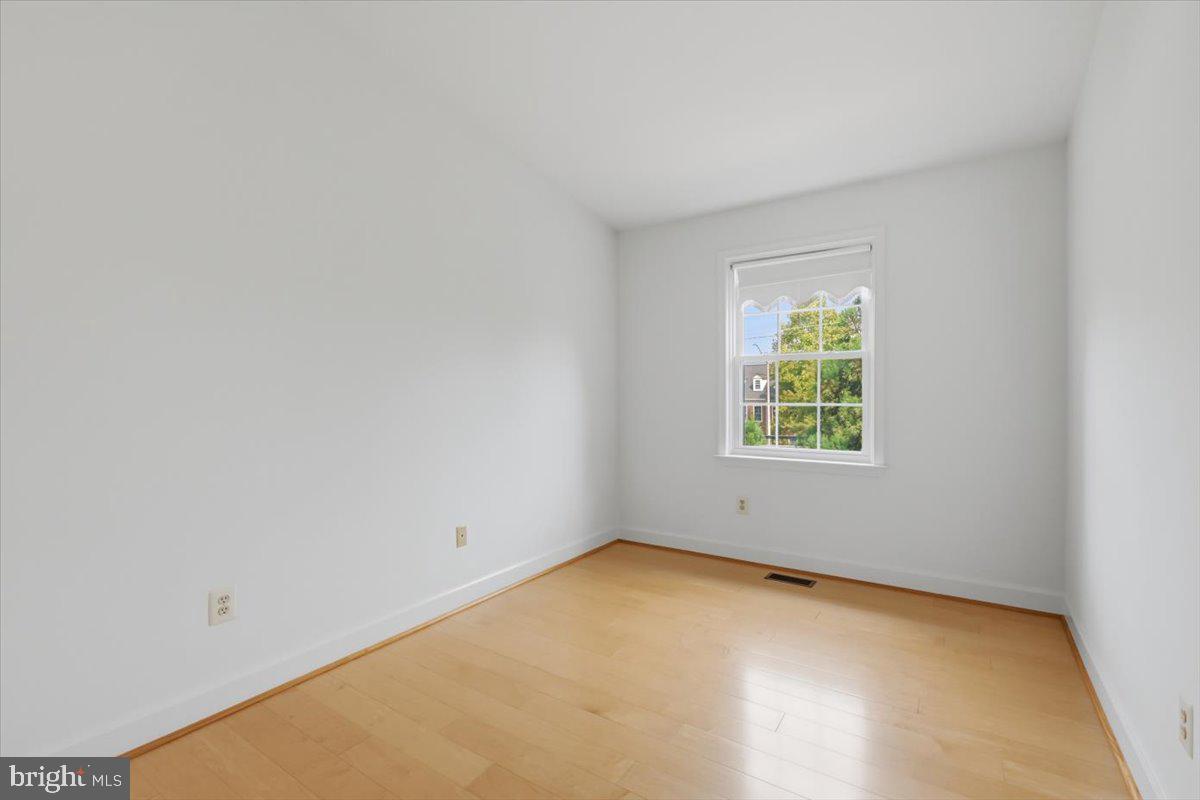 8015 Merry Oaks Ct Property Photo 24