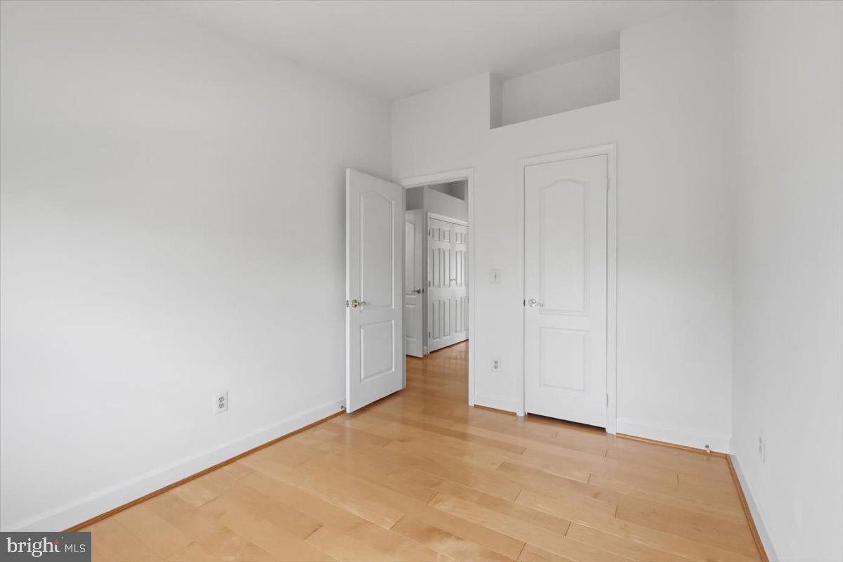 8015 Merry Oaks Ct Property Photo 25