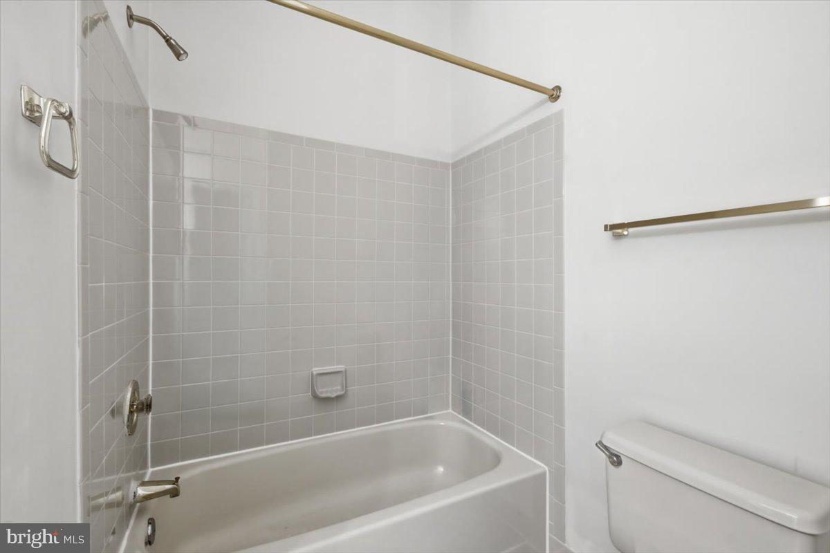 8015 Merry Oaks Ct Property Photo 26