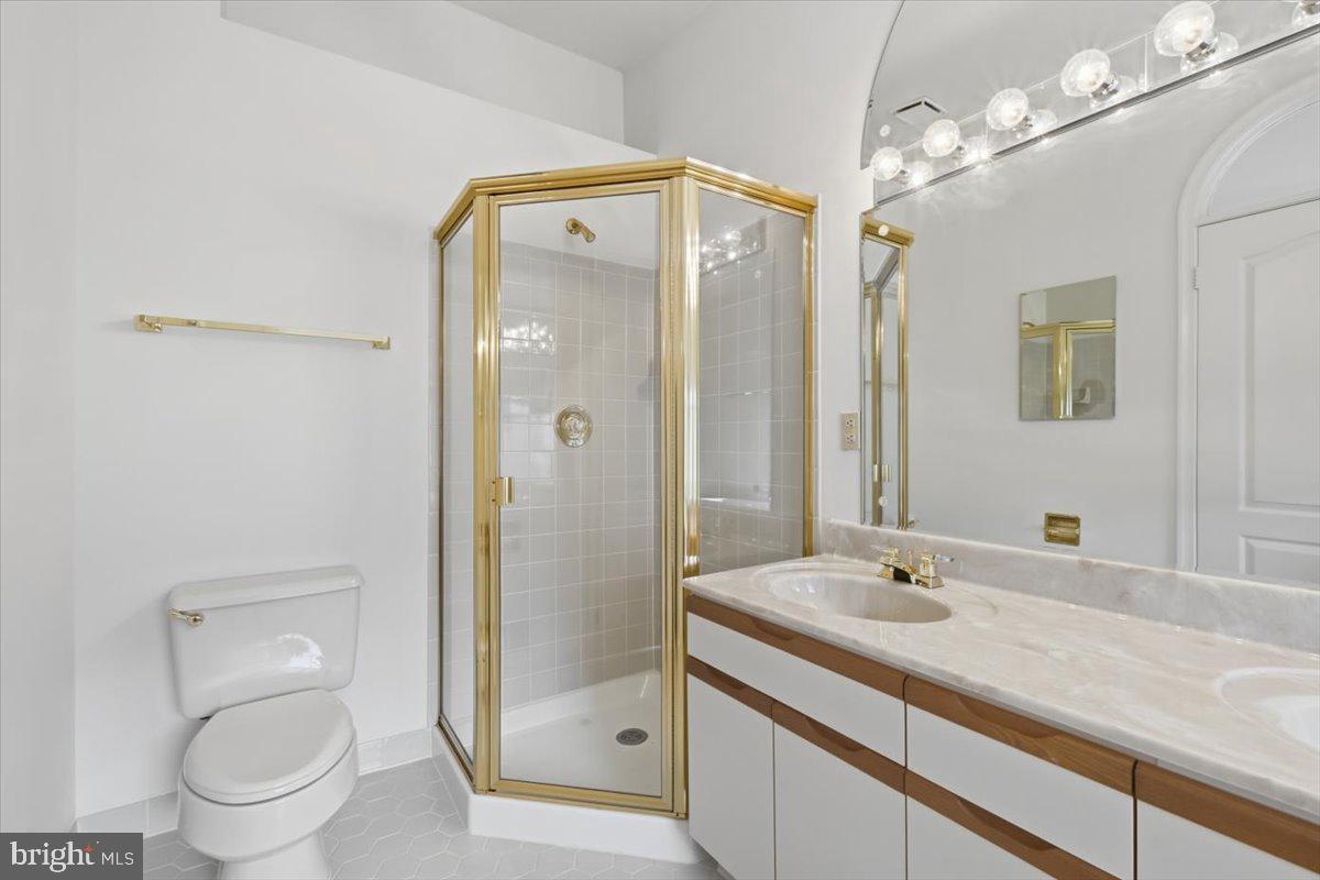 8015 Merry Oaks Ct Property Photo 33