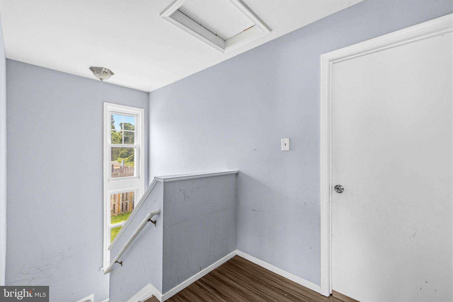 9604 Inverary Ct Property Photo 7