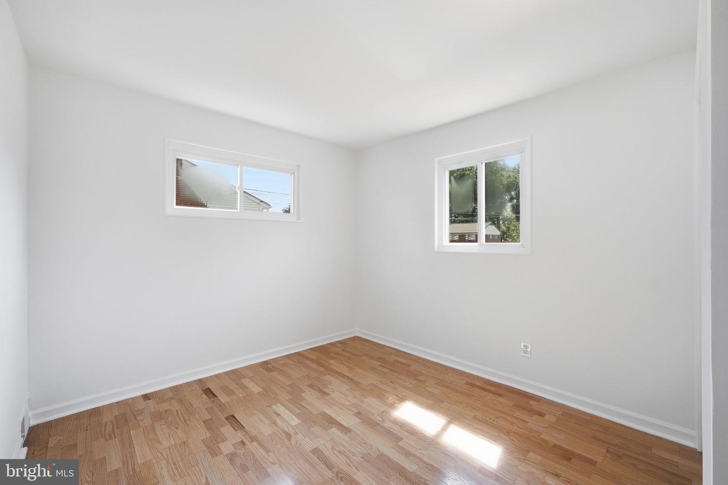 7018 Strathmore St Property Photo 16