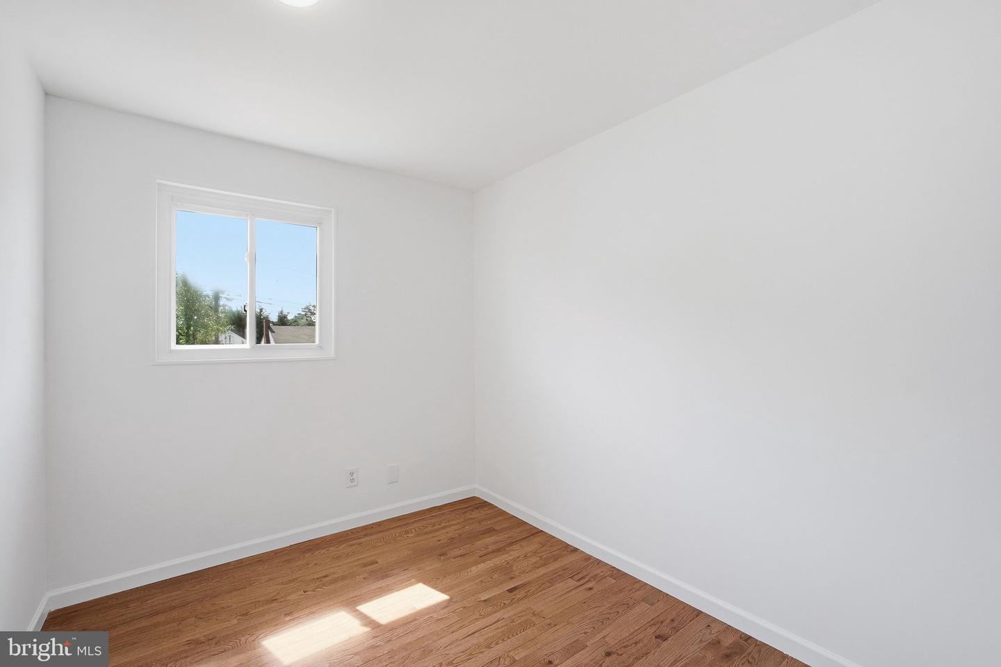 7018 Strathmore St Property Photo 18