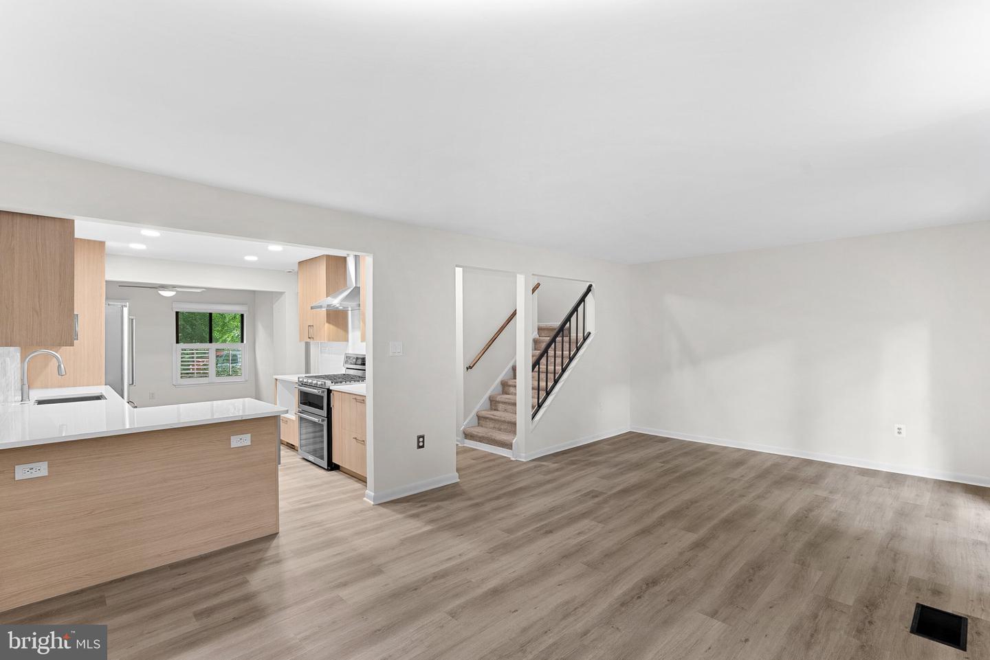 11545 Hearthstone Ct Property Photo 5