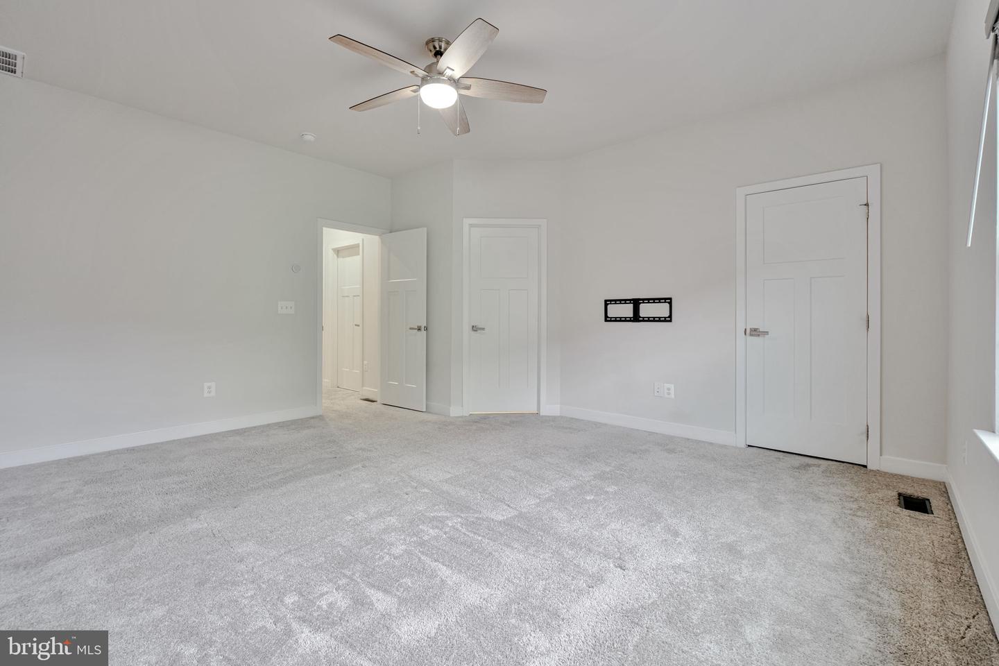 7849 Francis Dickens Ln Property Photo 9