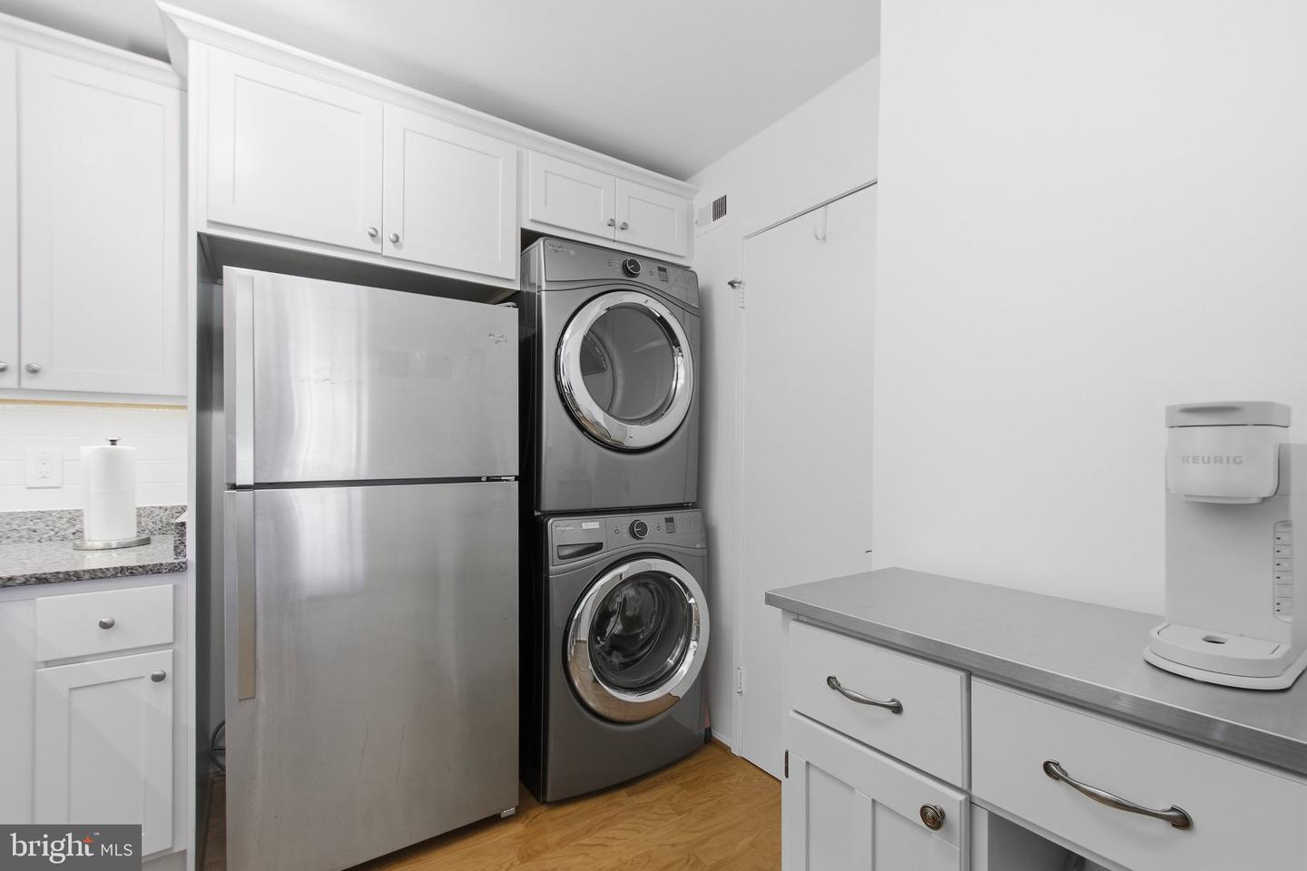 5904 Mount Eagle Dr #817 Property Photo 29