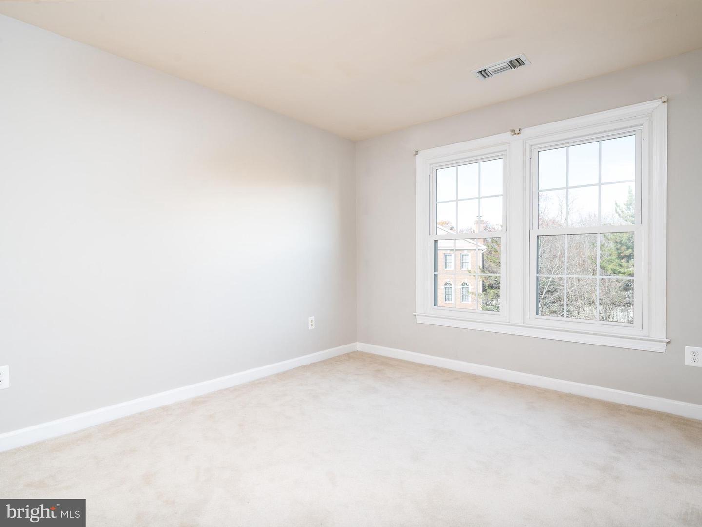 2155 Wolftrap Ct Property Photo 27