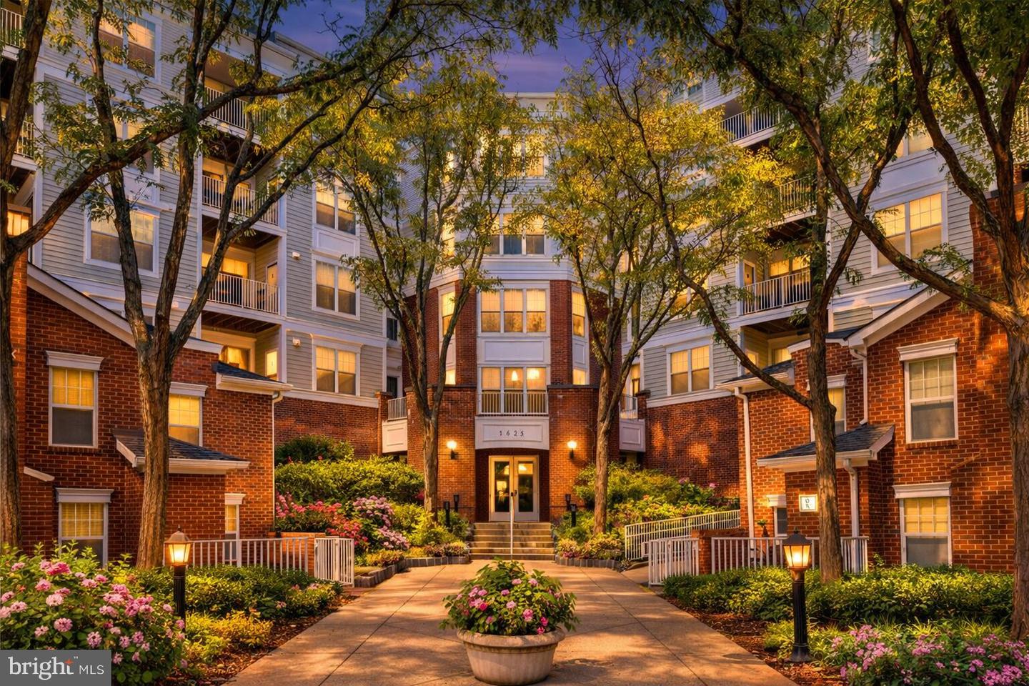 1625 INTERNATIONAL DR #321 Property Photo 1