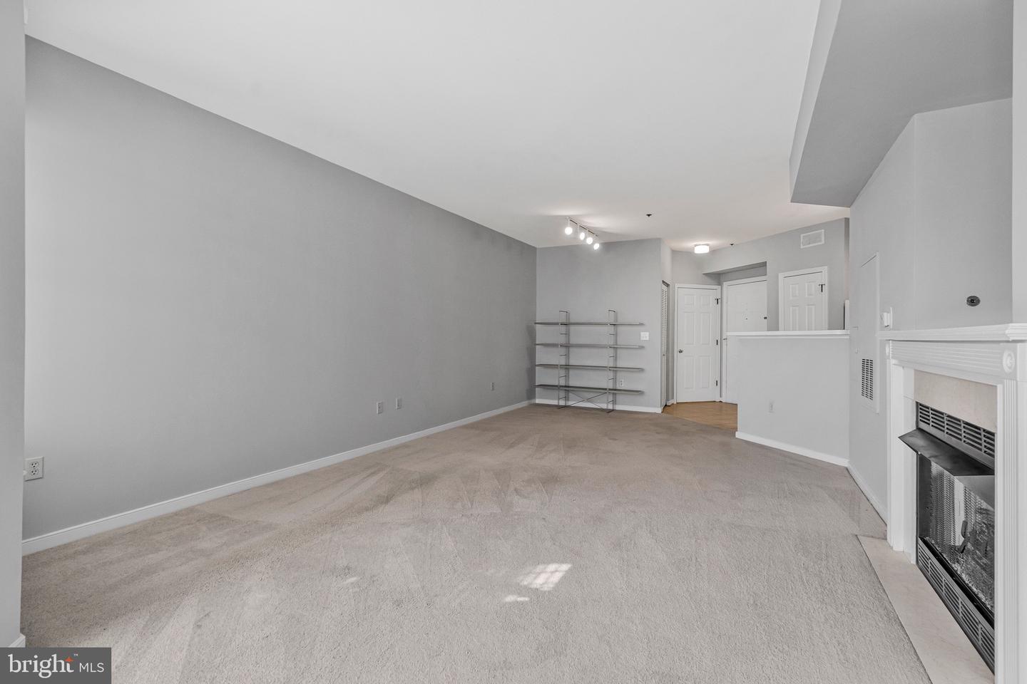1625 International Dr #321 Property Photo 6