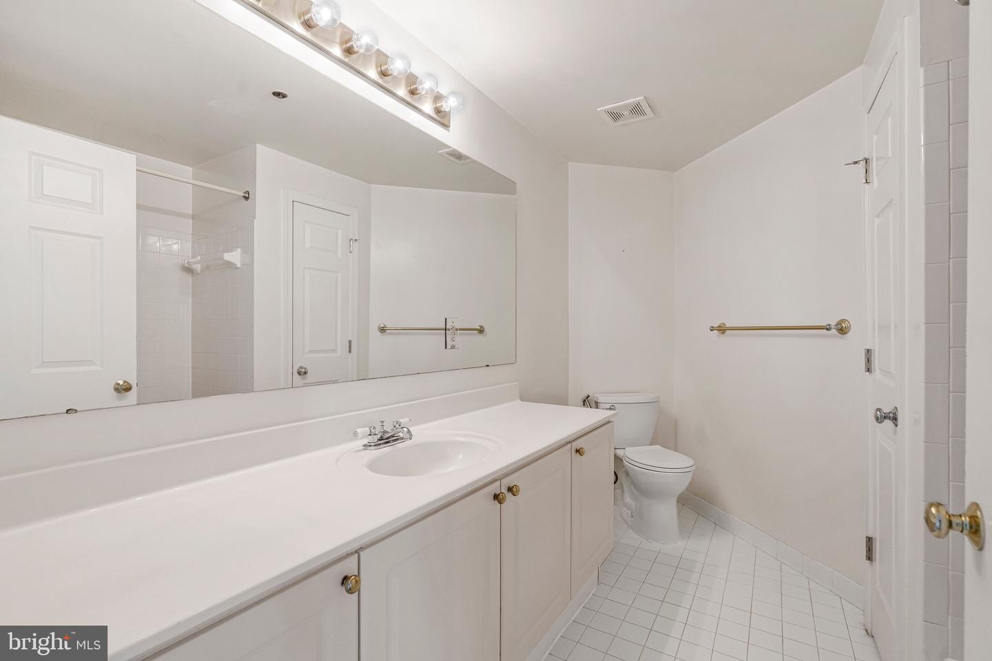 1625 International Dr #321 Property Photo 15