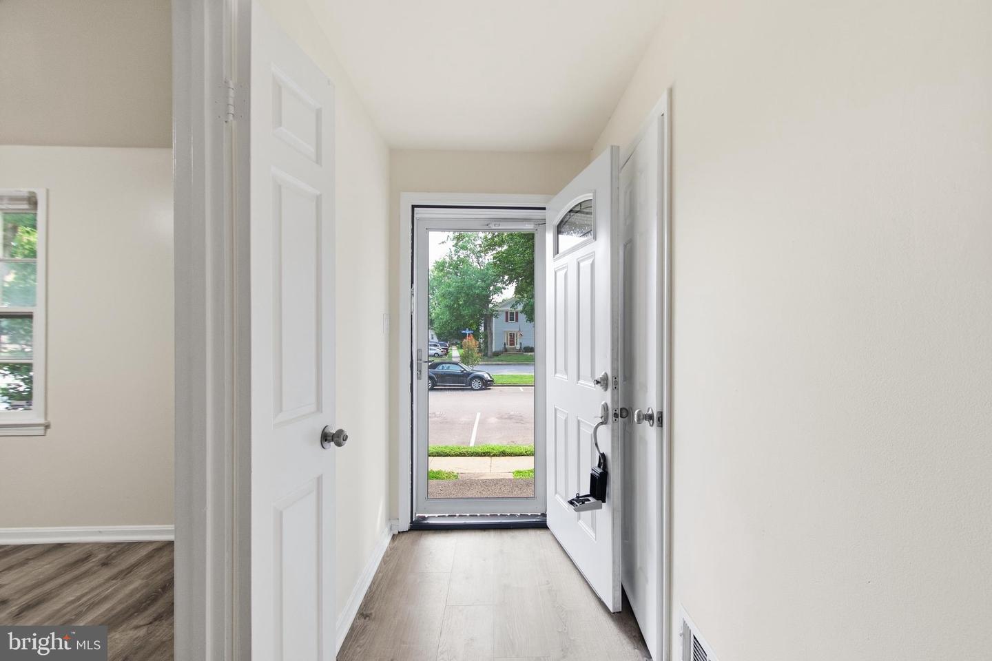7810 Lake Pleasant Dr Property Photo 5