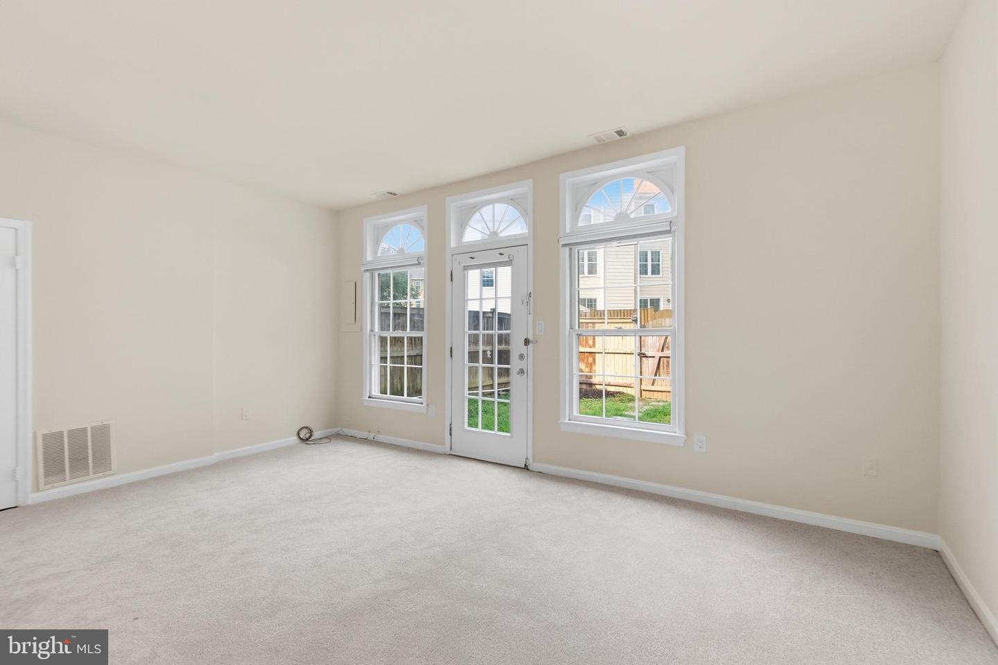 7810 Lake Pleasant Dr Property Photo 12