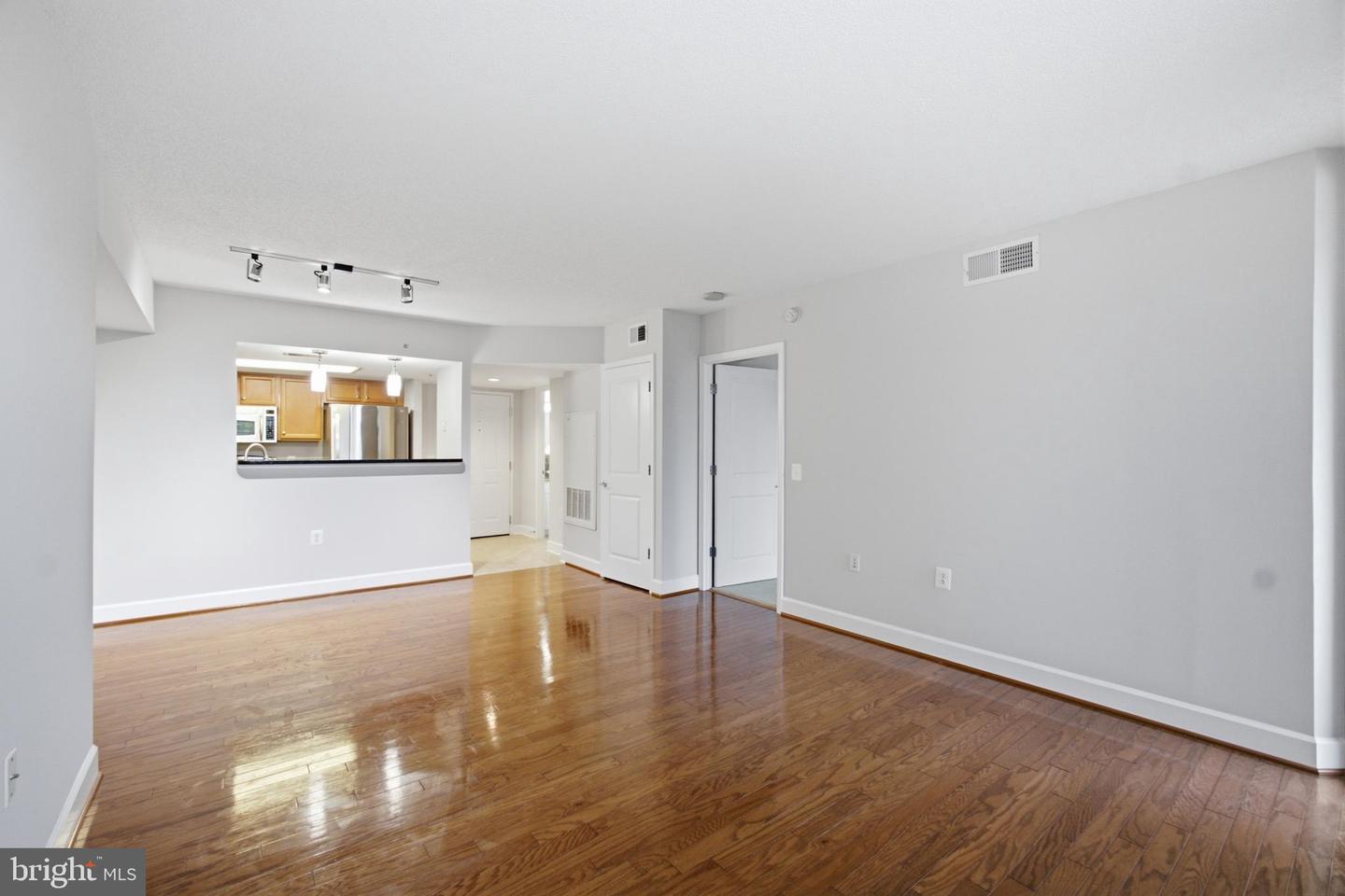 11800 Sunset Hills Rd #202 Property Photo 9
