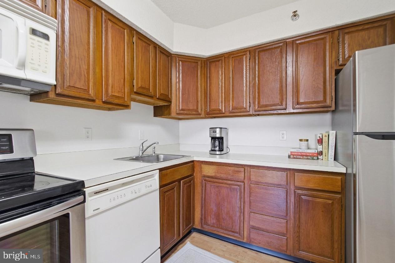 3709 South George Mason Dr #1115e Property Photo 16