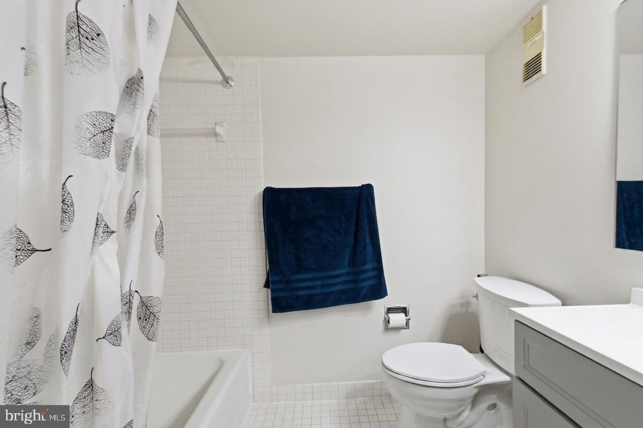 3709 South George Mason Dr #1115e Property Photo 23