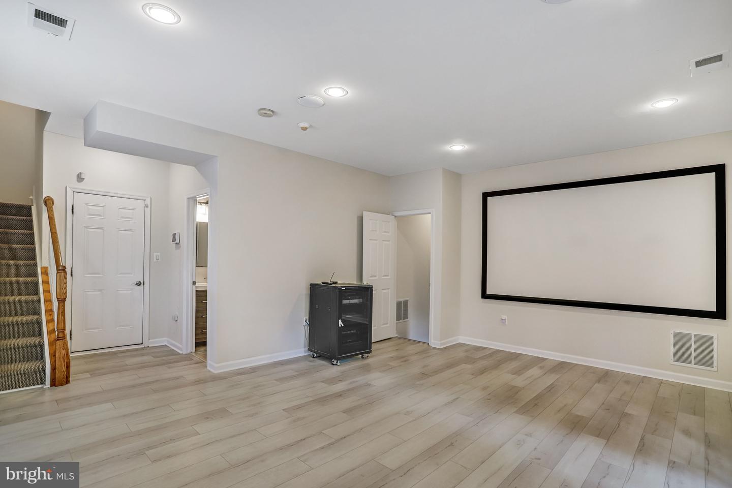 2463 Silk Ct Property Photo 46