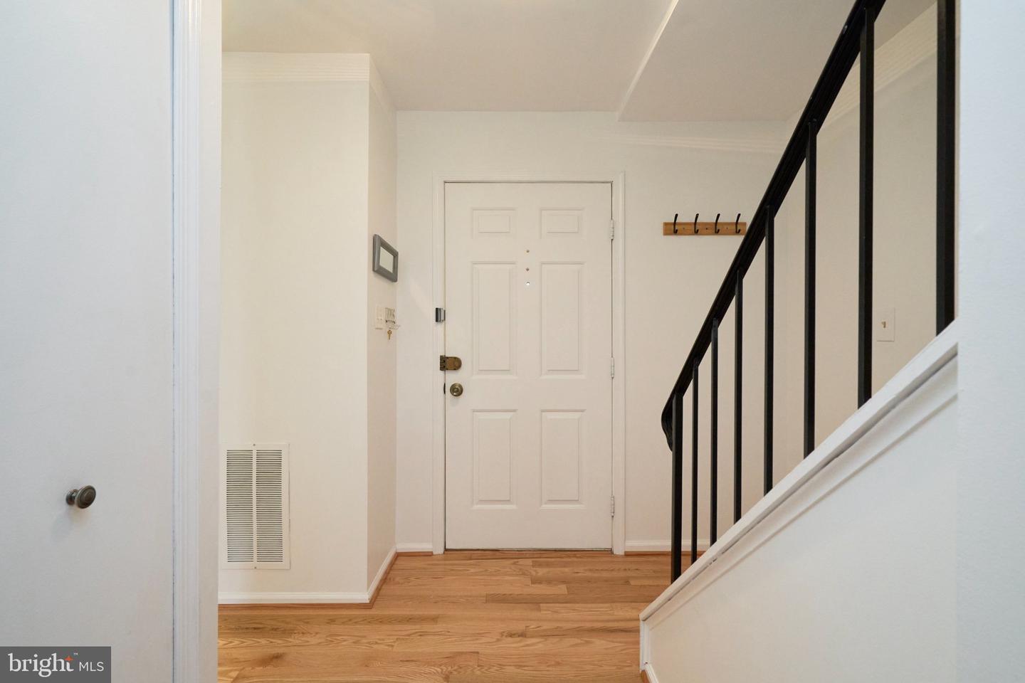 2788 Knollside Ln Property Photo 4