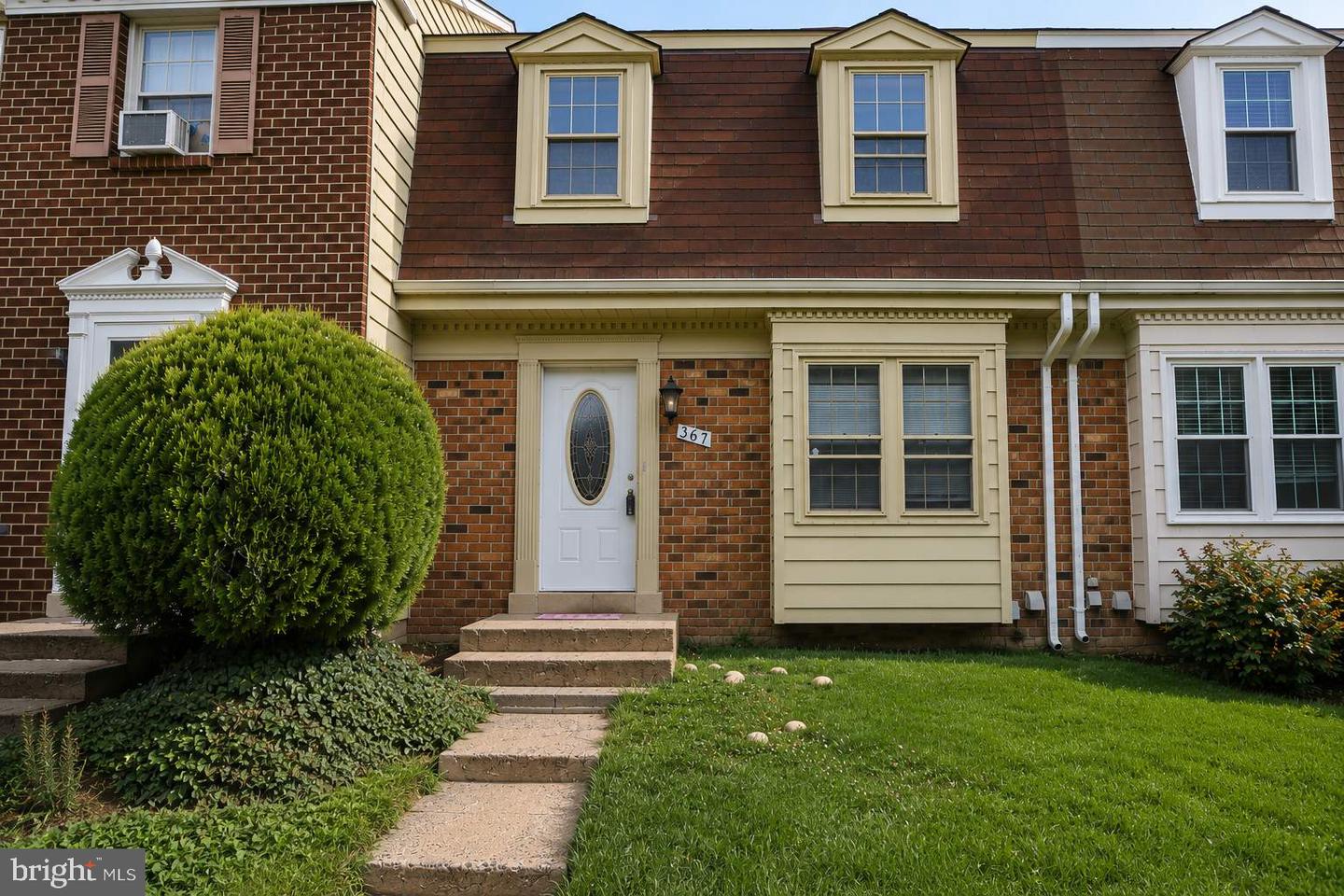 367 Linden Ct Property Photo 1