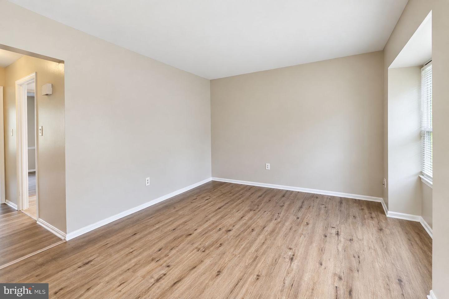 367 Linden Ct Property Photo 6