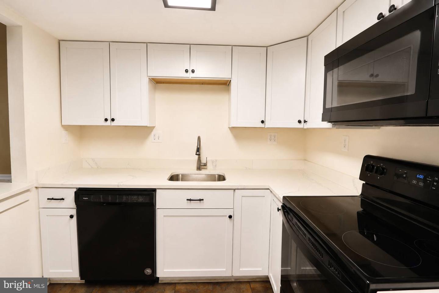 367 Linden Ct Property Photo 9