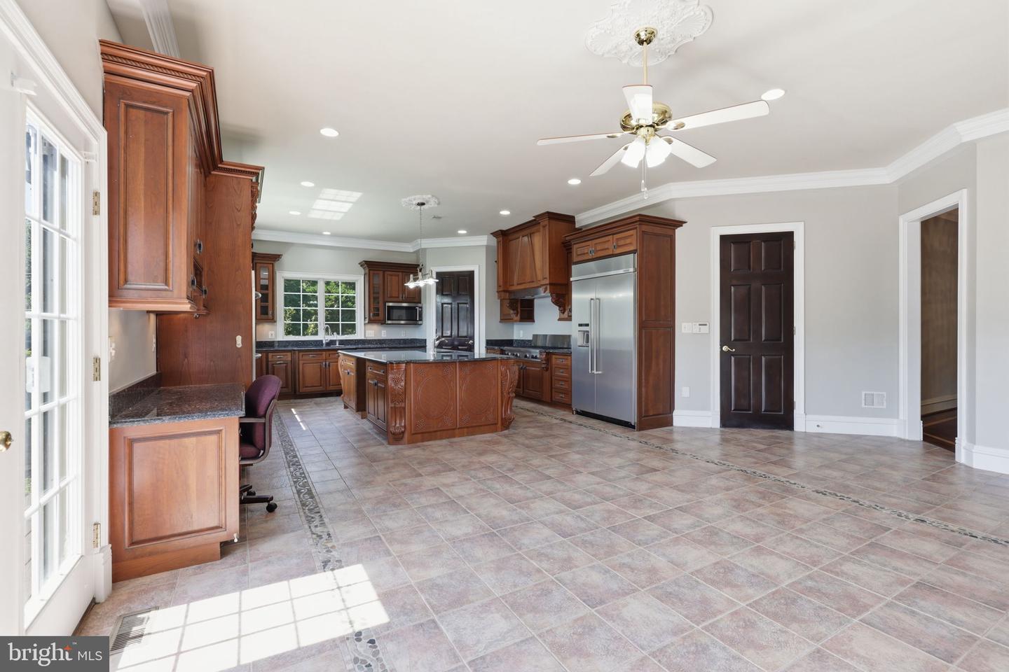 8813 Oak Leaf Dr Property Photo 13