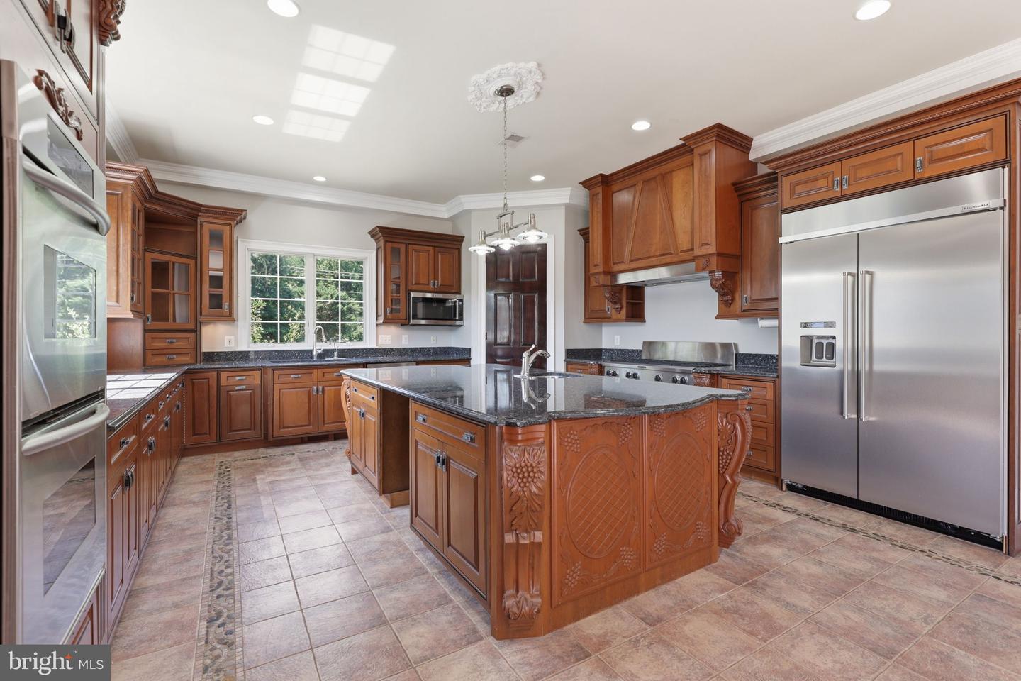 8813 Oak Leaf Dr Property Photo 16