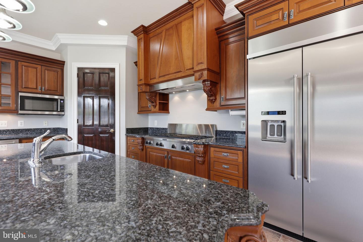 8813 Oak Leaf Dr Property Photo 17